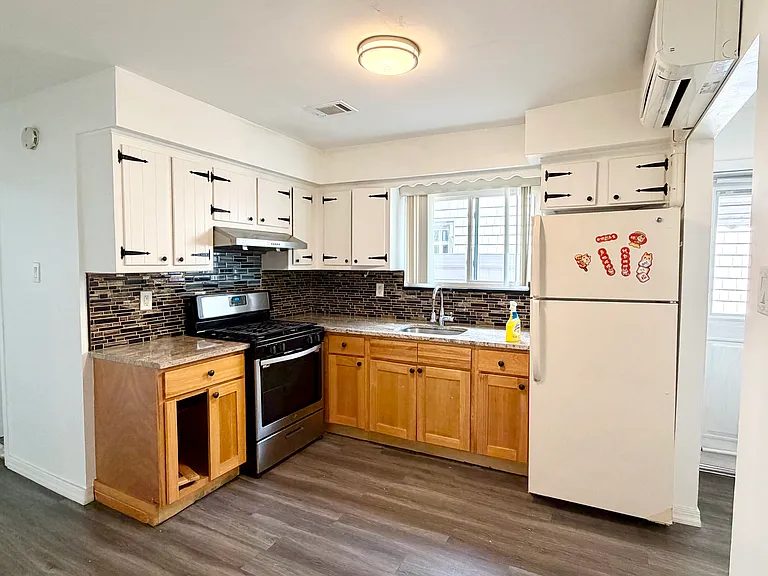 162 Woodbine Ave #1 — Photo 13