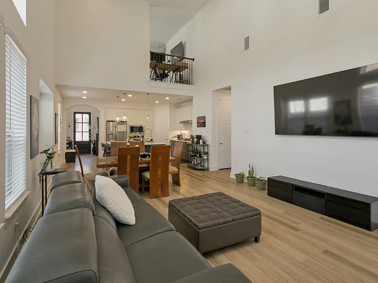 1212 Carnation Dr — Photo 7