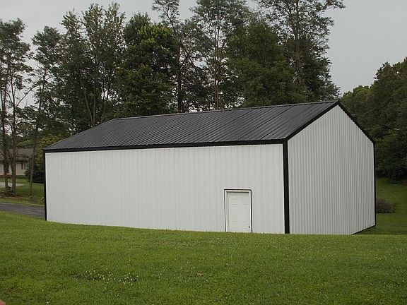 3rd image of 828 Springview Dr