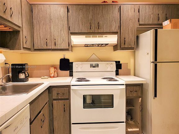 5th image of 8315 SW 72nd Ave APT 114B