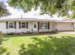 400 Maple St, Valley Springs, SD 57068