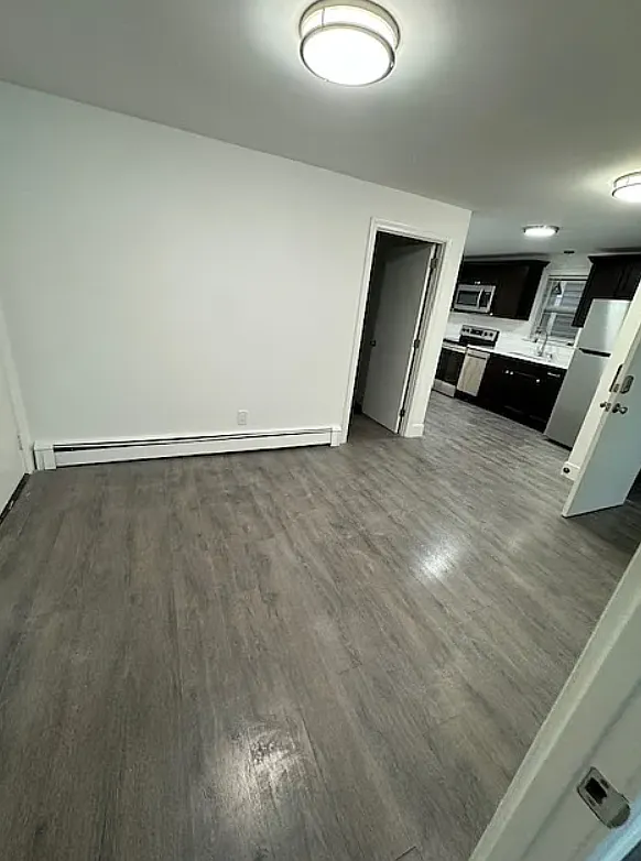 3 bed, 800 sqft, $2,900 — Photo 2