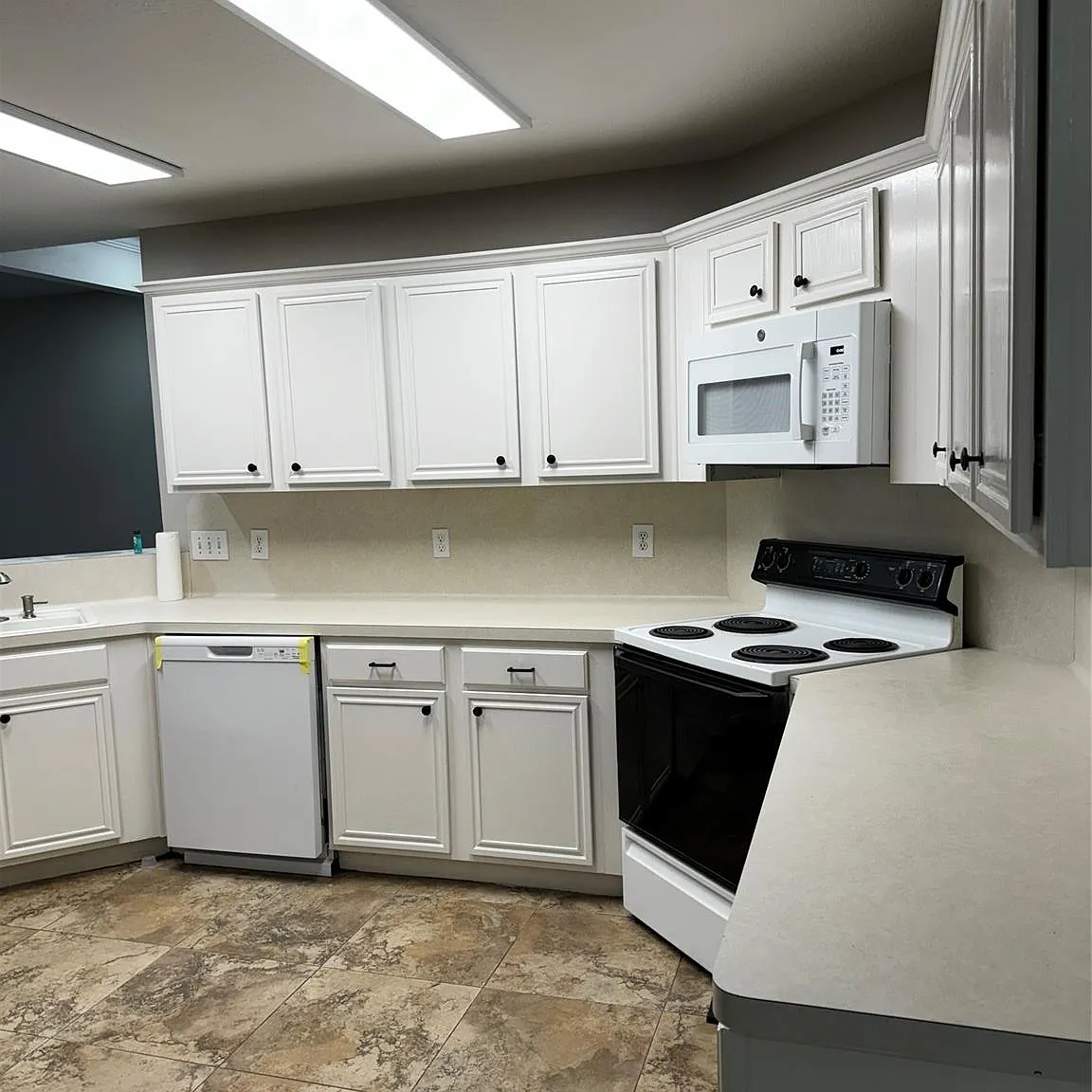 4 bed, 2.0 bath, 1710 sqft, $1,950 — Photo 4