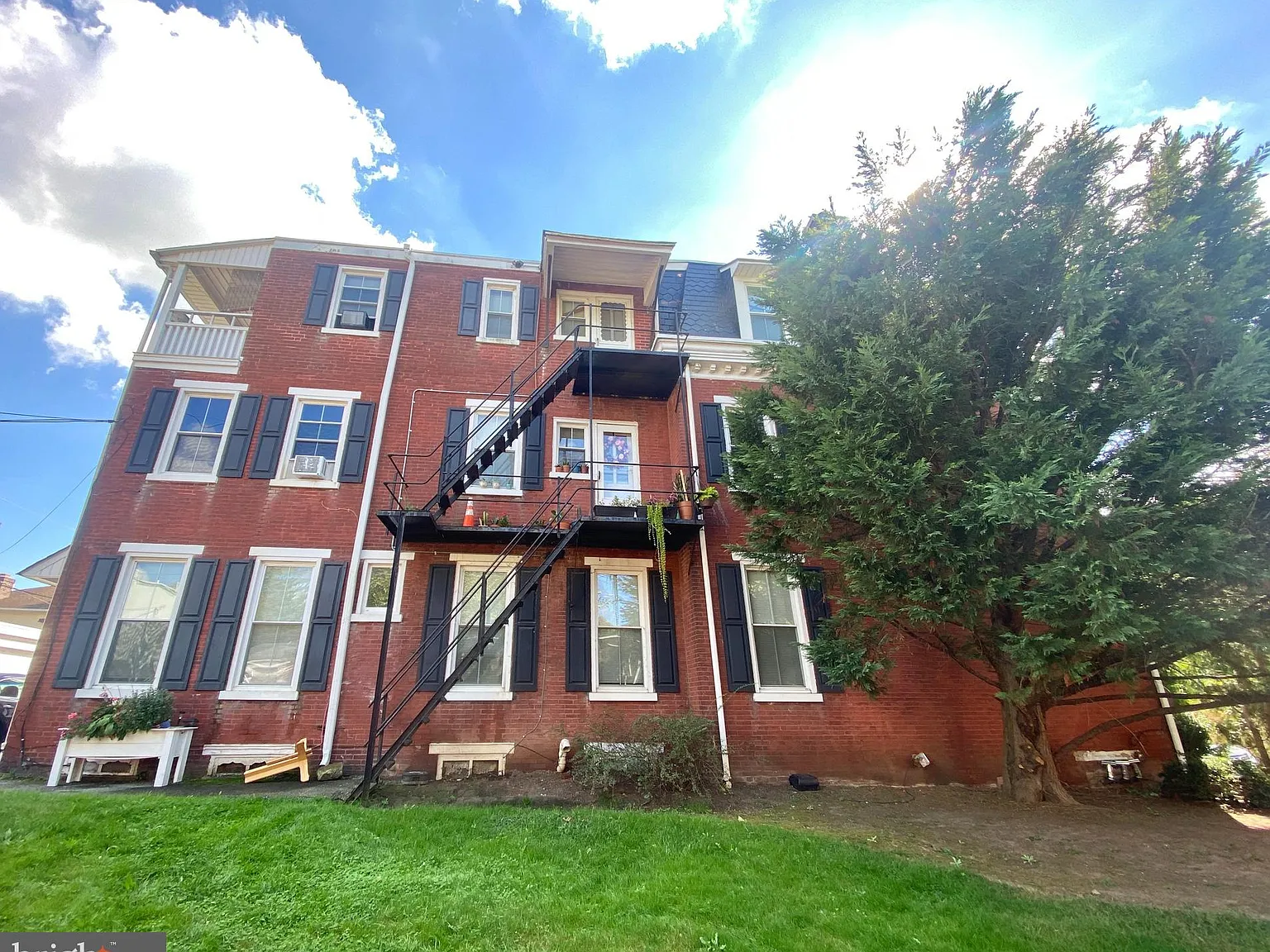 2 bed, $1,400 — Photo 2