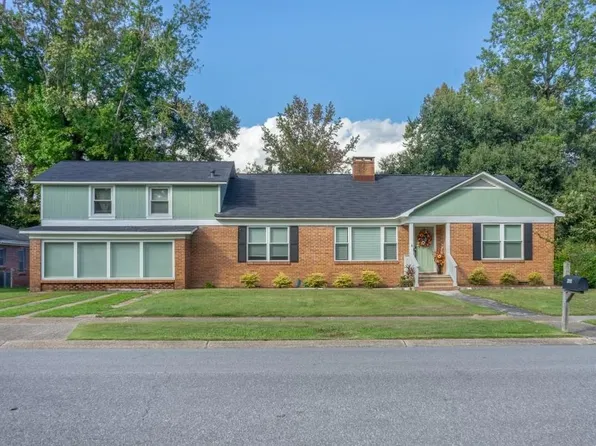 2858 Thornhill Dr, Mobile, AL 36606