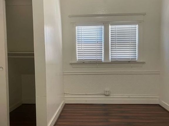 5th image of 544 32nd St APT 3