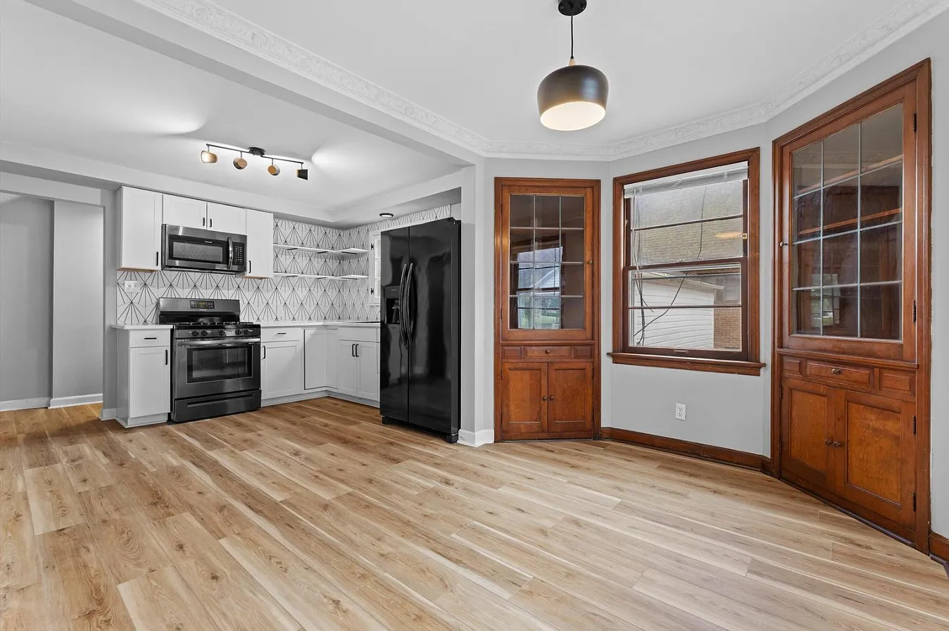 2 bed, 1208 sqft, $1,650 — Photo 2