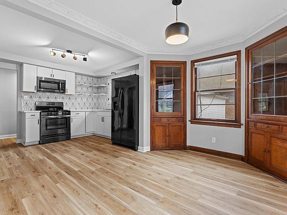 2nd image of 6407 W Clarke St