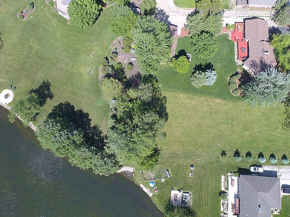 5th image of 806 Plainfield Rd