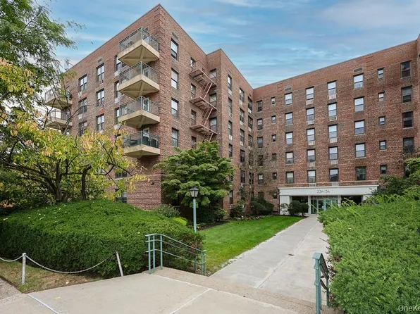 226-26 Union Turnpike #6H, Oakland Gardens, NY 11364