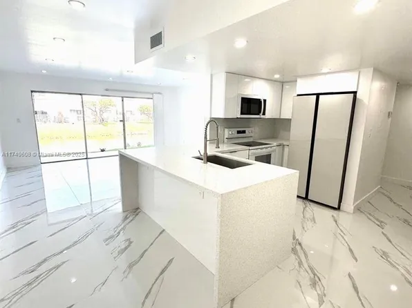 9375 Fontainebleau Blvd APT L111, Miami, FL 33172