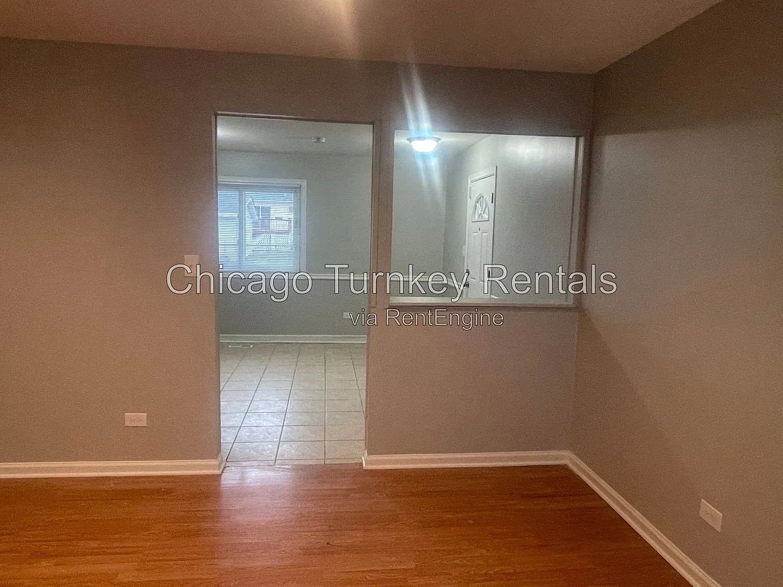 3 bed, 1.0 bath, 960 sqft, $2,400 — Photo 3
