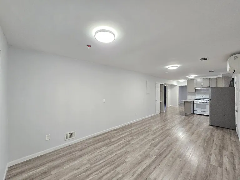 385 Gower St #1 — Photo 3