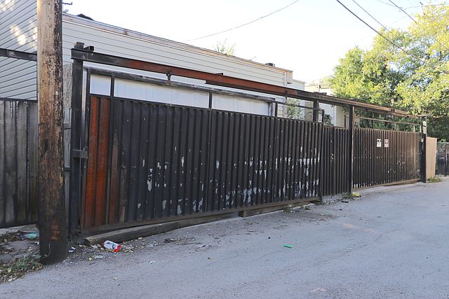 2nd image of 725 N Ridgeway Ave