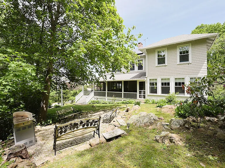 64 Riverview Rd — Photo 2