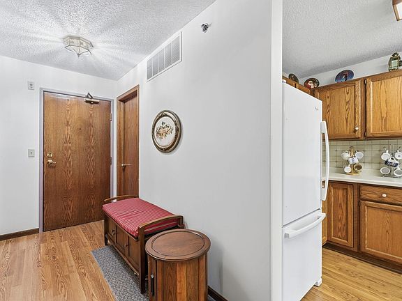 3rd image of 32 11th Ave S APT 202