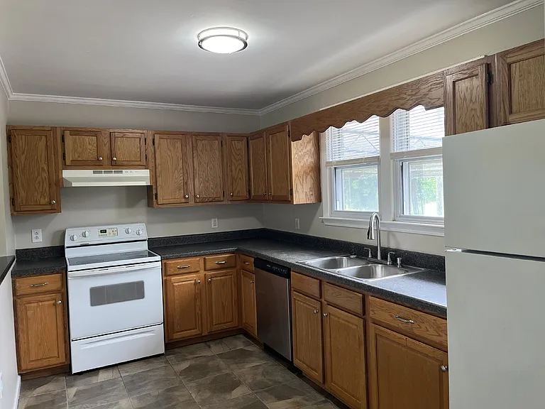 3311 W Hamilton Ave — Photo 6