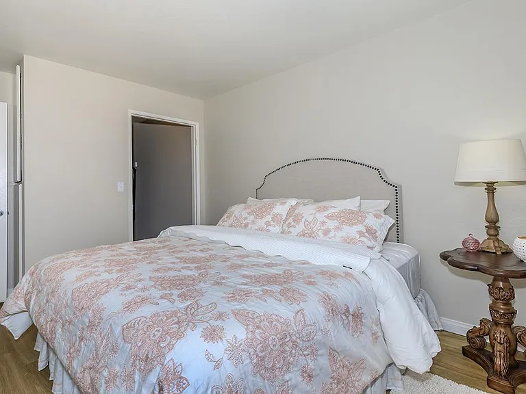 Heritage Pointe Senior Apartments — Photo 21