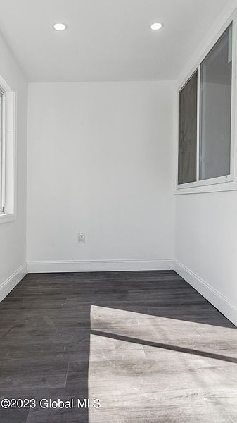 4th image of 123 Exchange Street