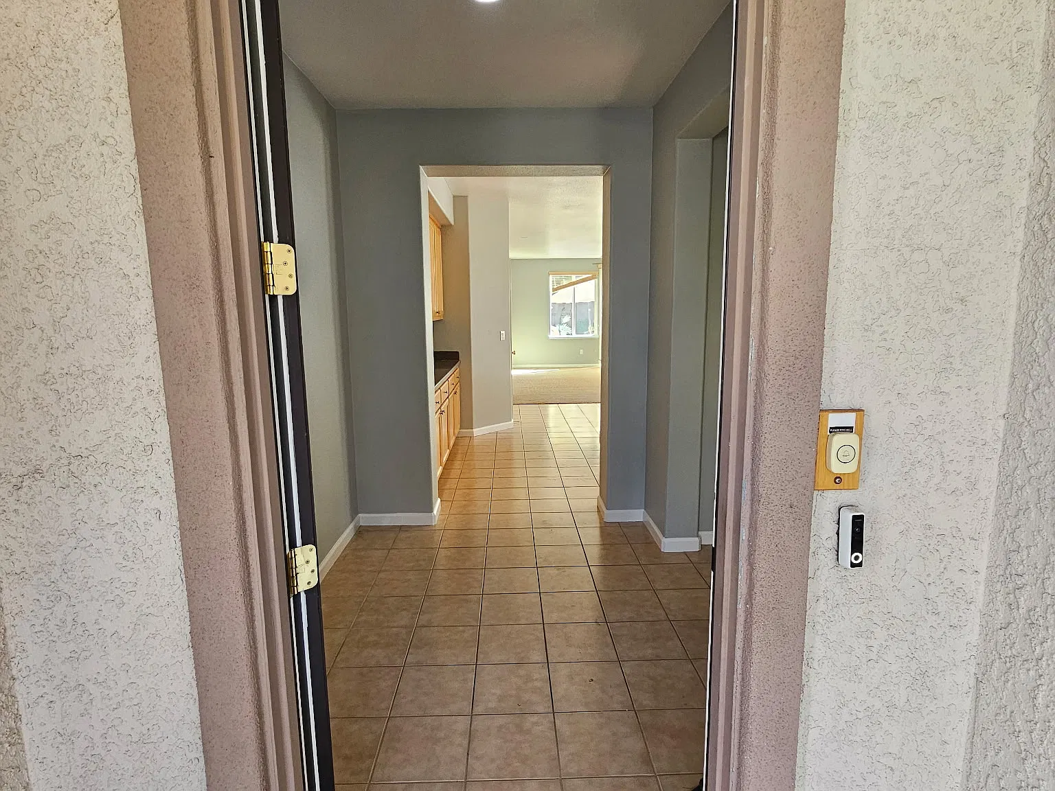 4 bed, 1870 sqft, $3,200 — Photo 2