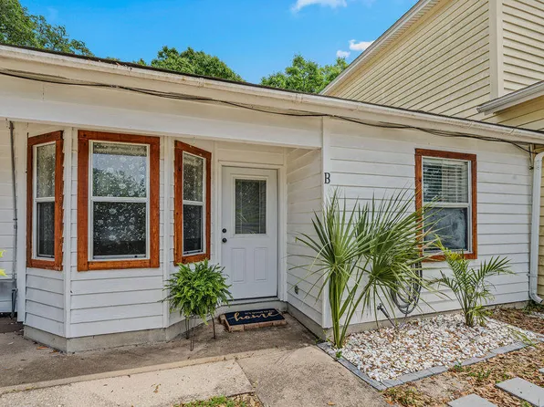 13 Cape Dr NW APT B, Fort Walton Beach, FL 32548