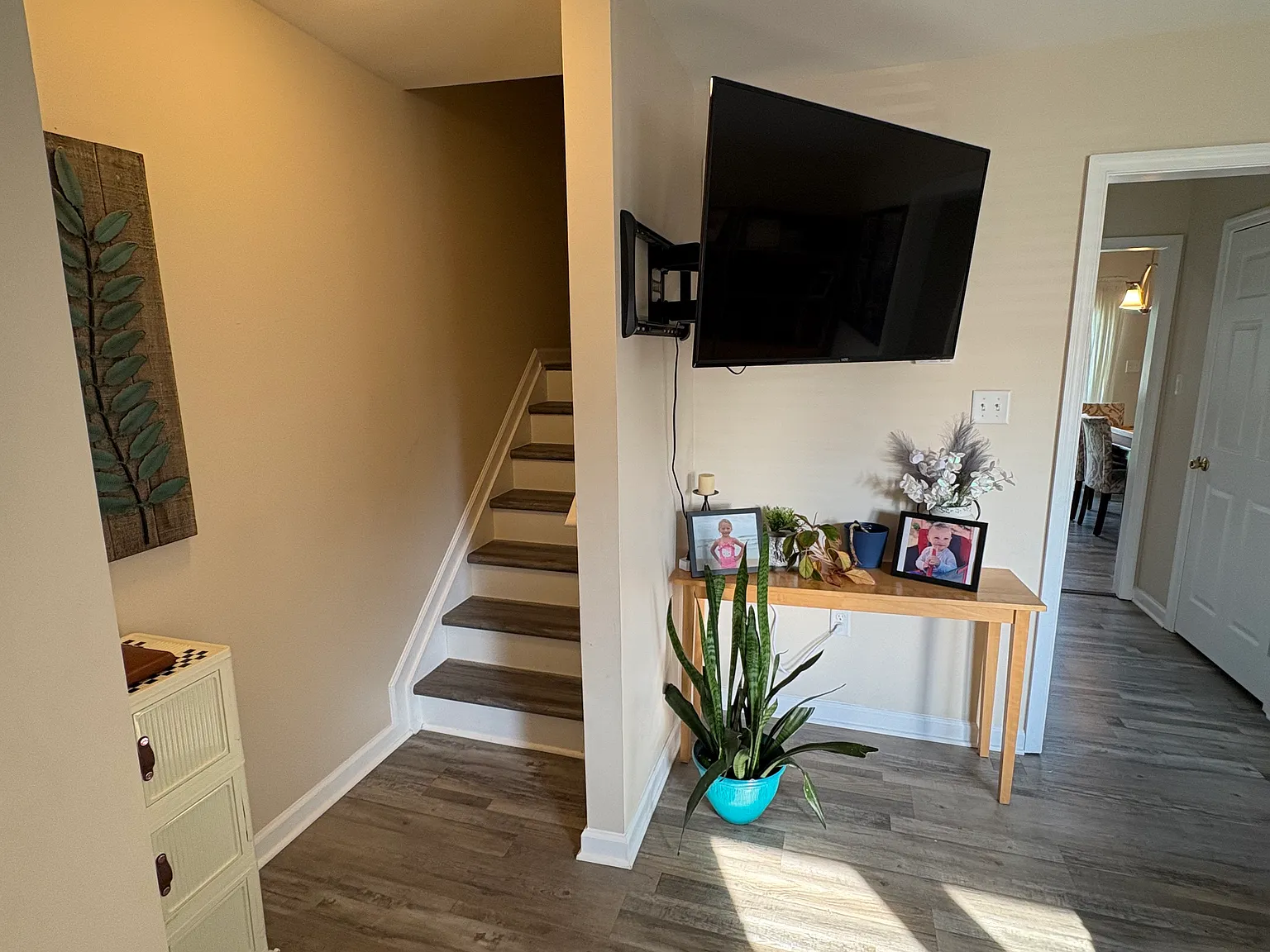3 bed, 1116 sqft, $2,100 — Photo 2
