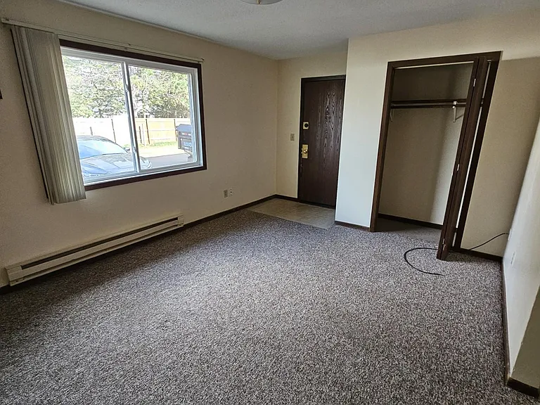 305 W Garden St #2 — Photo 4
