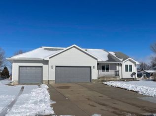 4122 Norwood Dr, Grand Island, NE 68803