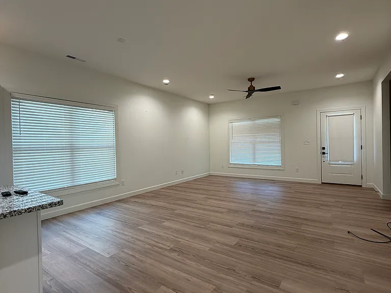 1624 Park Ave — Photo 4