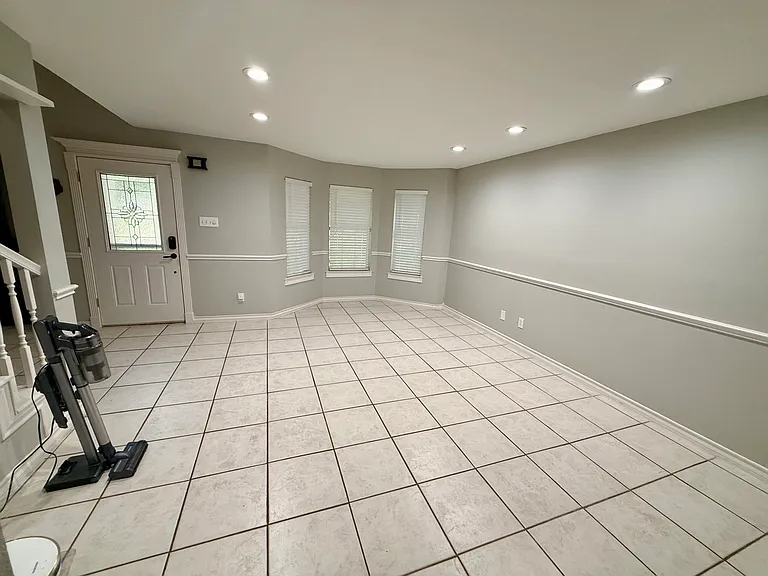 9819 Sweetwind Dr — Photo 5