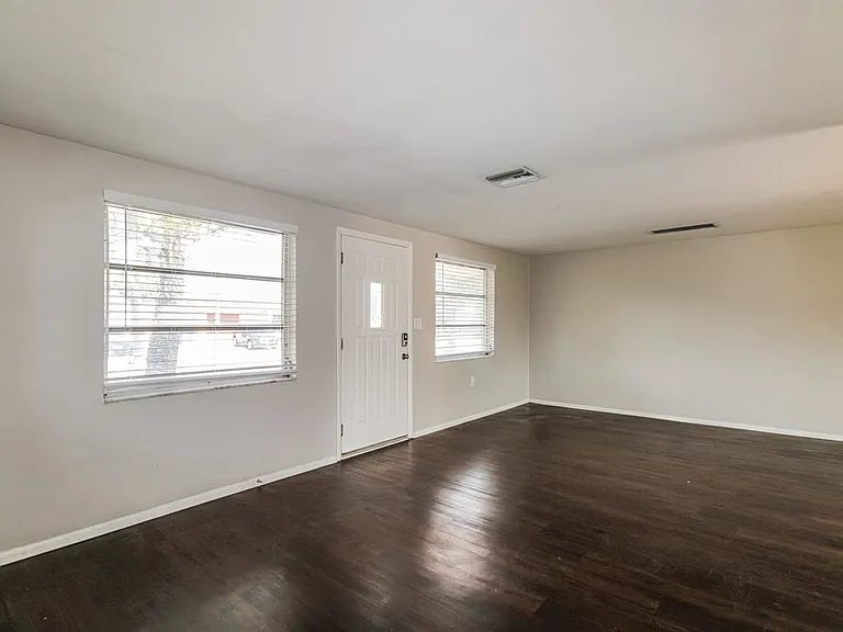 1012 Normandy Blvd — Photo 5