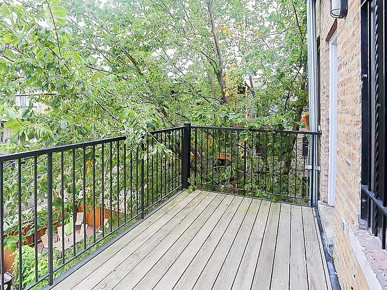 3715 N Wilton Ave #3 — Photo 2