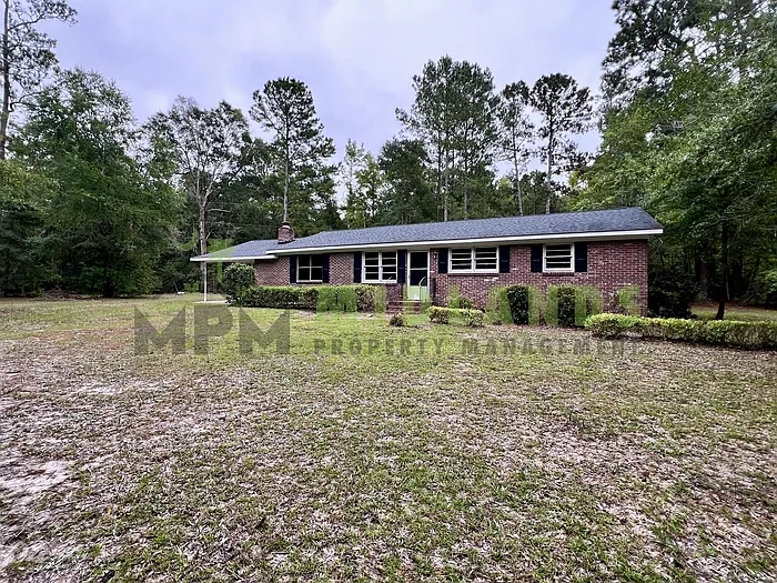 3 bed, 1.0 bath, 1596 sqft, $1,650 — Photo 1