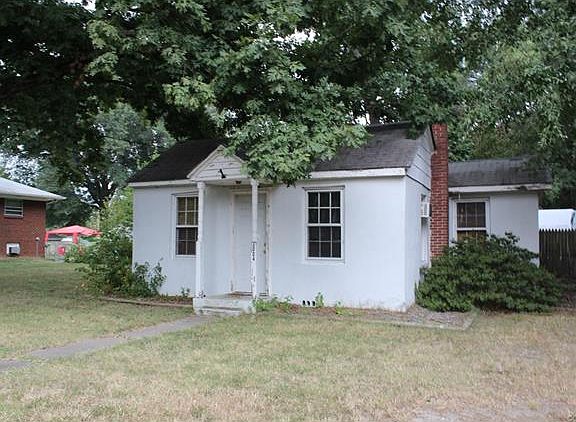 2nd image of 3004 Trenton St