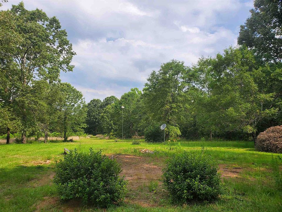 1st image of 450 Valley Dr