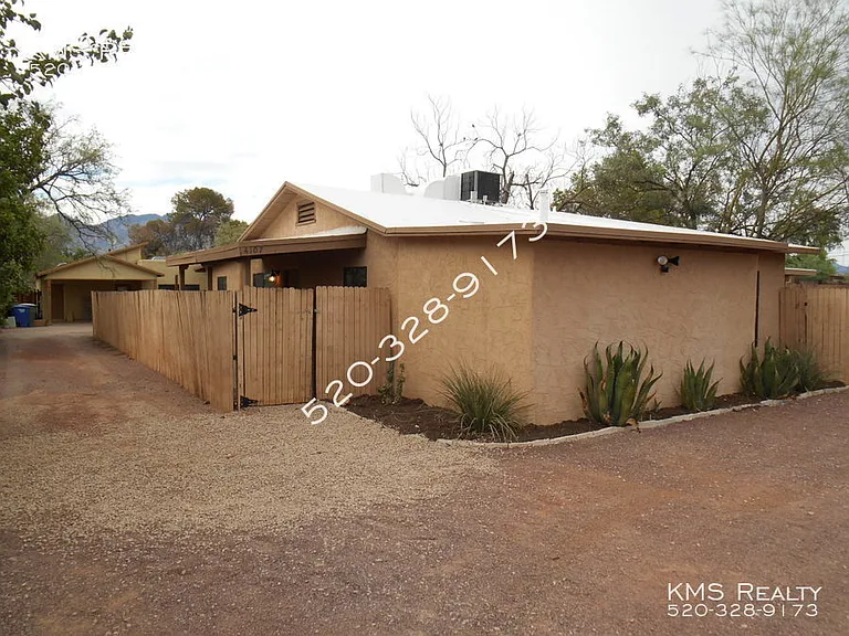 4107 E Los Robles St — Photo 1