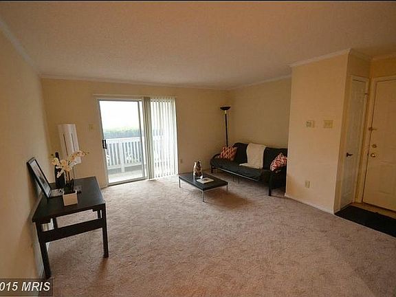 4th image of 1539 Lincoln Way APT 104