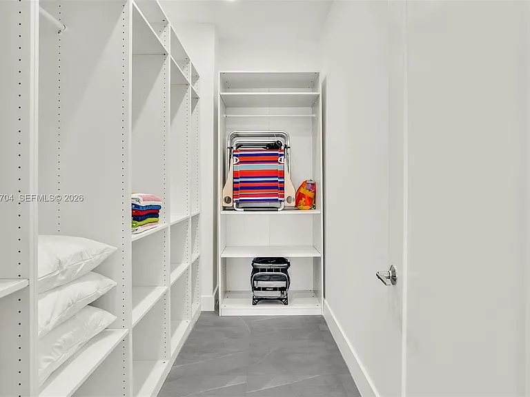 2100 Miami Rd #303 — Photo 23