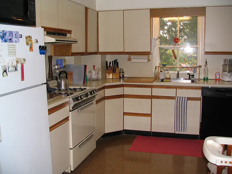 100 Goddard Ave #A — Photo 6