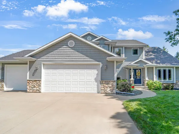 3190 Rosewood Ln, Oshkosh, WI 54904