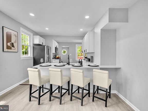 2nd image of 6016 Sefton Ave