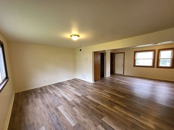 4th image of 2253 Delton Ct