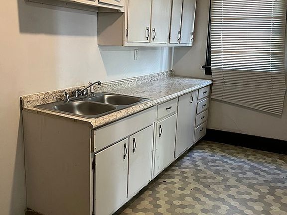 4th image of 1413 Wellesley Ave #1415