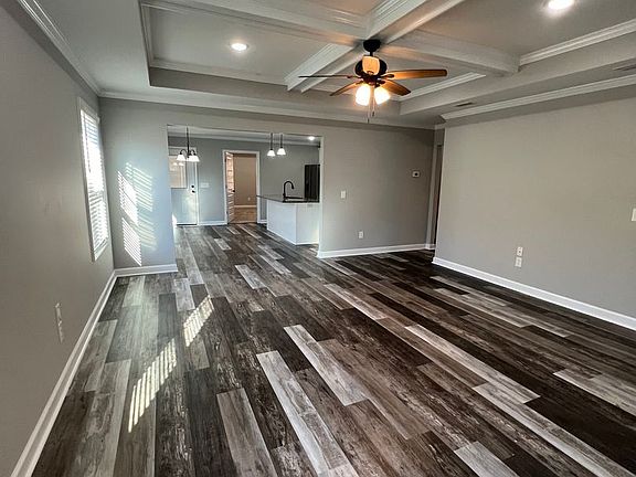 3rd image of 225 Edith Way