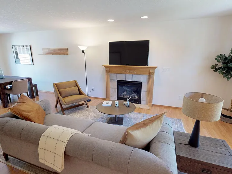 5418 NE 25th Ave — Photo 2
