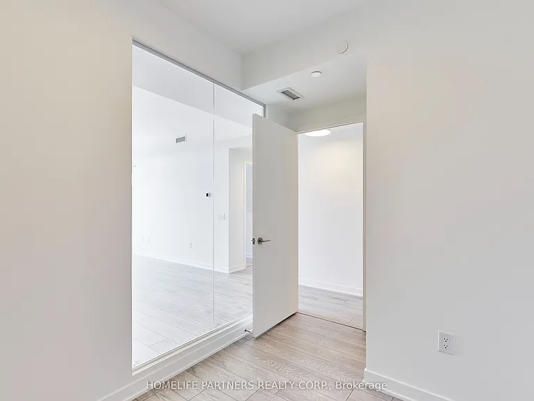 10 Oak St #1107 — Photo 16