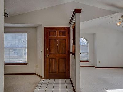1st image of 2129 Parkview Dr