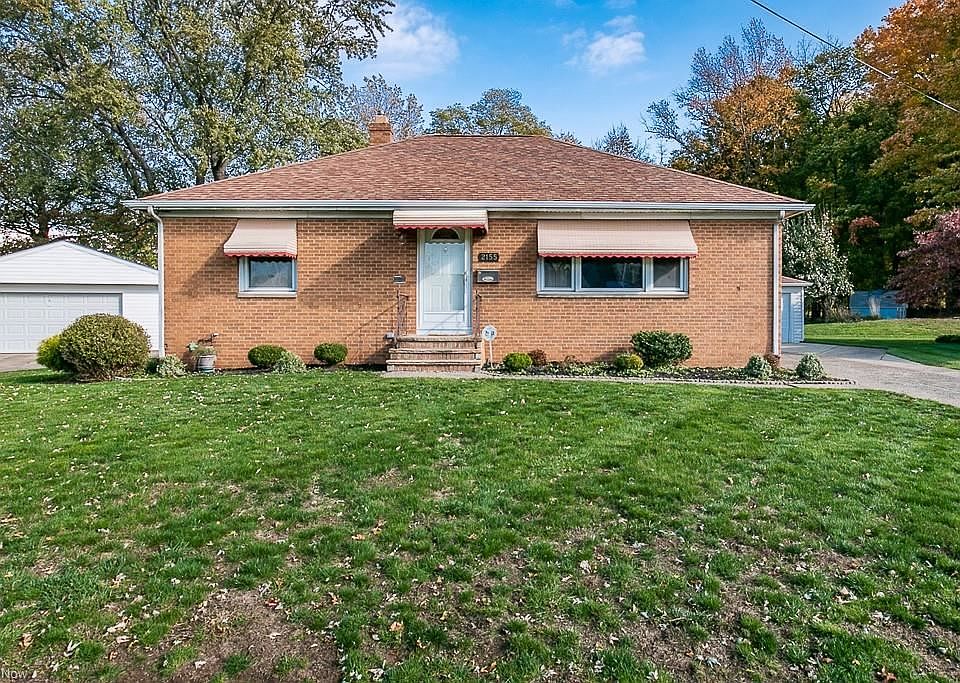1st image of 2155 Larchmont Dr