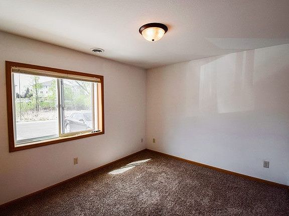 4th image of 701 S Victory Dr #721-9