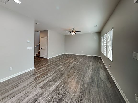 4th image of 10327 Kempsford Dr